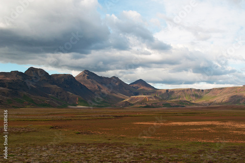 Islanda: vista panoramica del paesaggio islandese il 20 agosto 2012. Il paesaggio islandese è considerato in tutto il mondo unico e diverso da qualsiasi altro sul pianeta © Naeblys