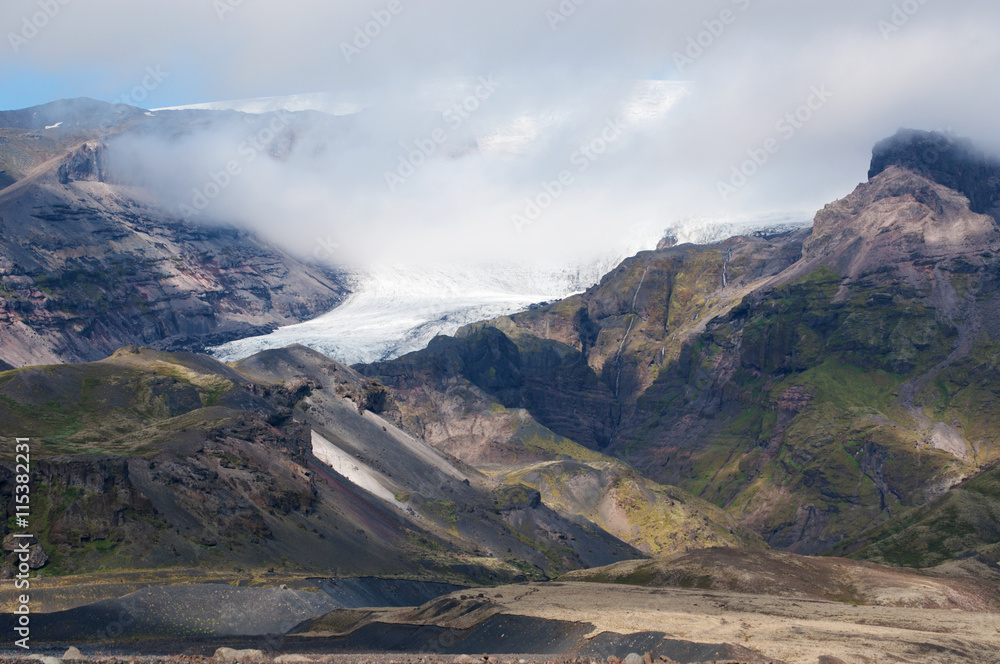 Iceland: vista del ghiacciaio Skaftafell il 19 agosto 2010. Il ghiacciaio Skaftafell è uno sperone della calotta di ghiaccio Vatnajokull, la più grande e più voluminosa calotta di ghiaccio in Islanda