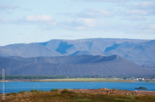 Islanda: vista del vulcano Hverfjall sul lago Myvatn il 22 agosto 2012