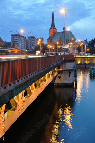 Szczecin - wieczorny widok na katedrę z Mostu Długiego