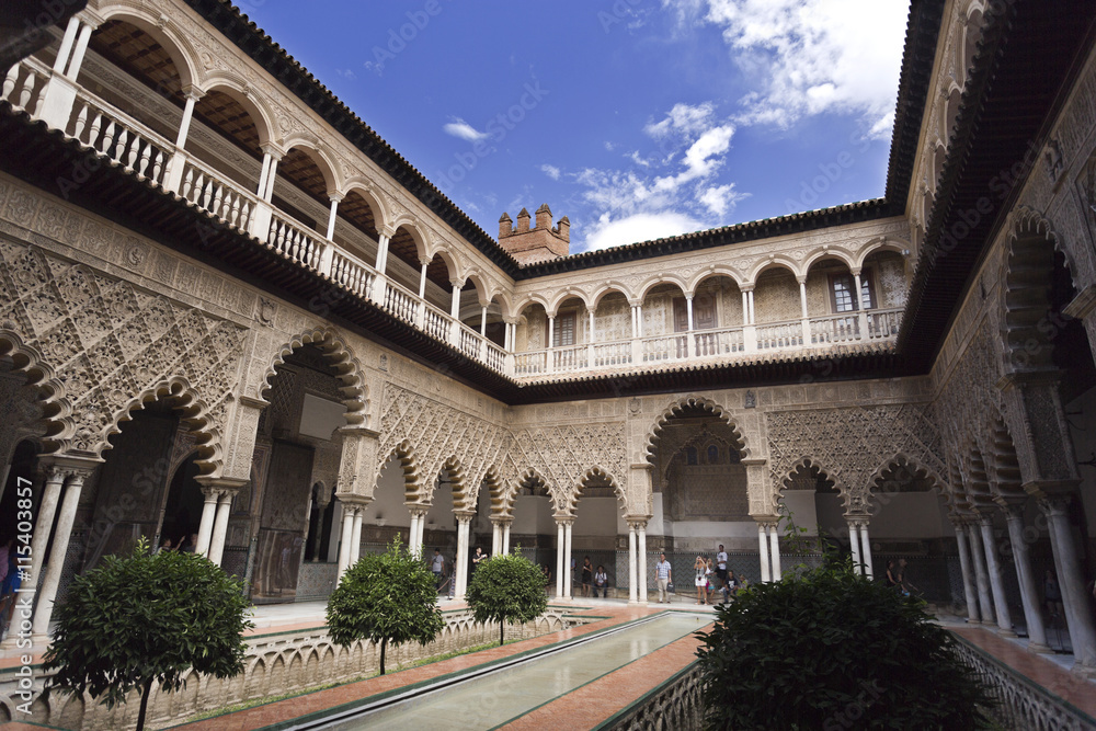 Fototapeta premium Seville Alcazar Courtyard of the Maidens
