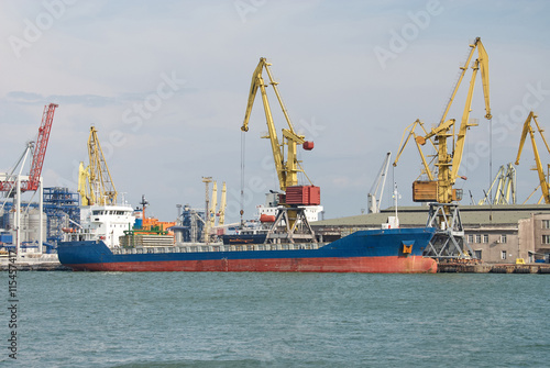 Obraz na płótnie Large container vessel in Port of Odessa w salonie
