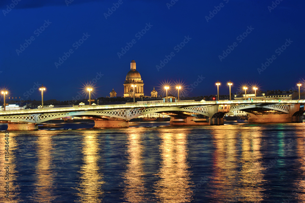 Blagoveshchensky (Leuteinant Schmidt) bridge in St.Petersburg, R