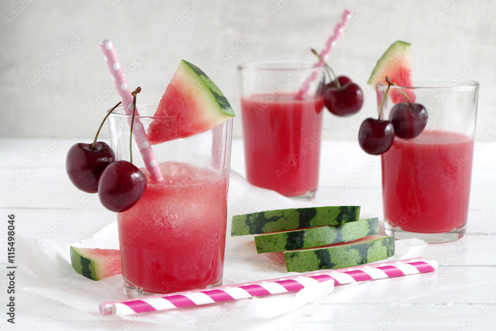 Wassermelonen-Kirsch-Smoothie Wassermelonen-Kirsch-Smoothie