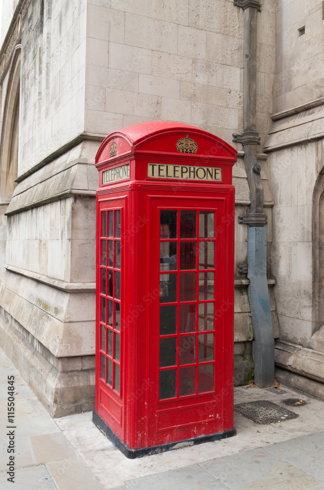 red telephone box - obrazy, fototapety, plakaty 