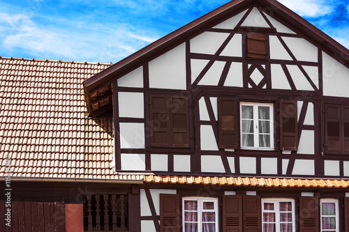 Obraz na plátně maison à poutres apparentes en Alsace