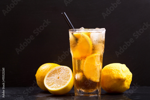 glass of lemon iced tea