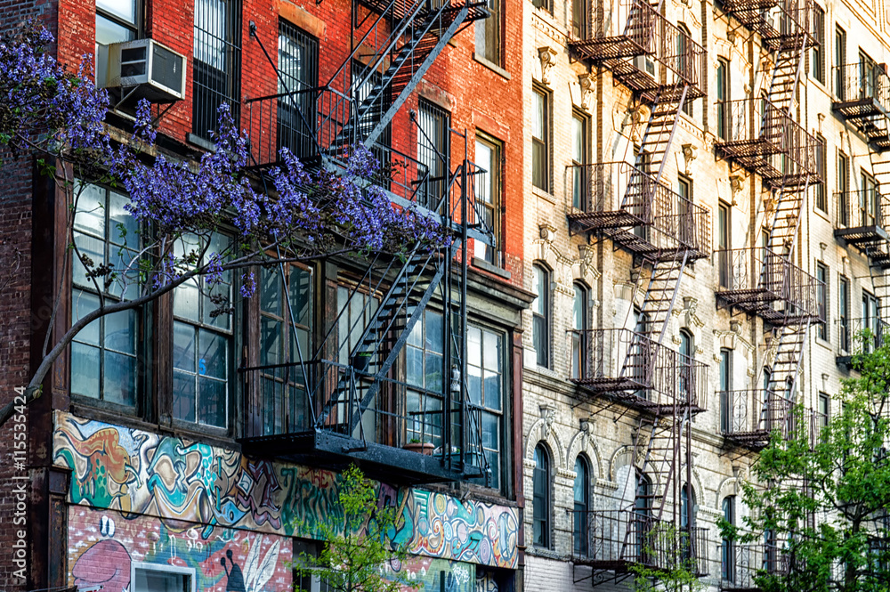 Obraz premium New York City fire stairs