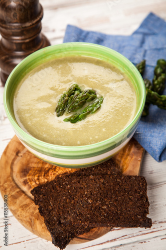 Asparagus cream soup