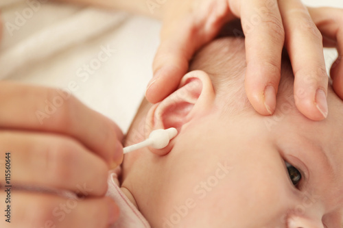 Cleaning small baby ears