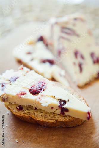 cheese with cranberry