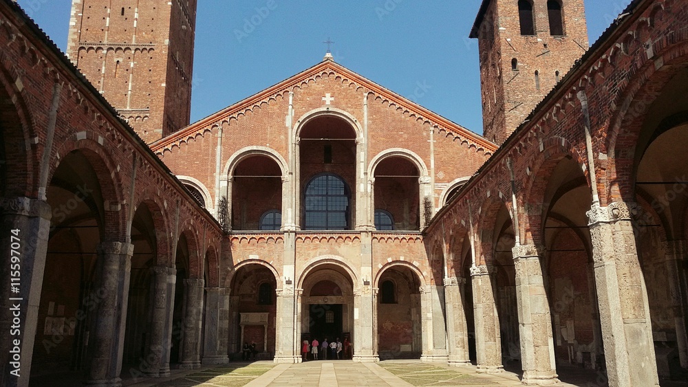 Sant'ambrogio milano chiesa