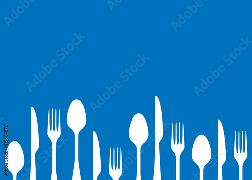 Icono plano cubiertos sobre fondo azul 