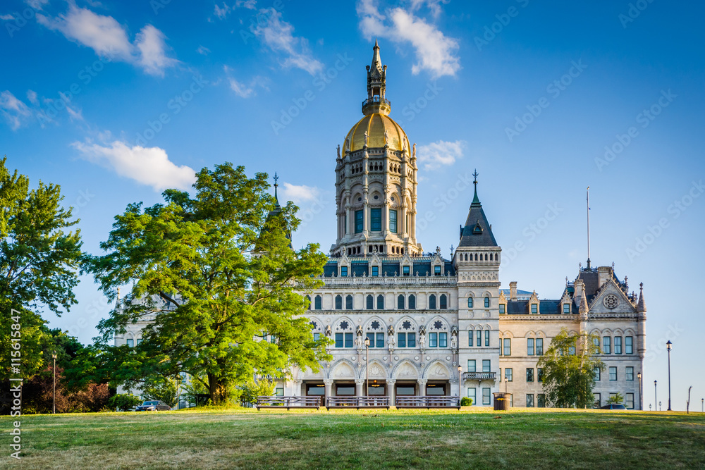 Obraz premium The Connecticut State Capitol Building in Hartford, Connecticut.