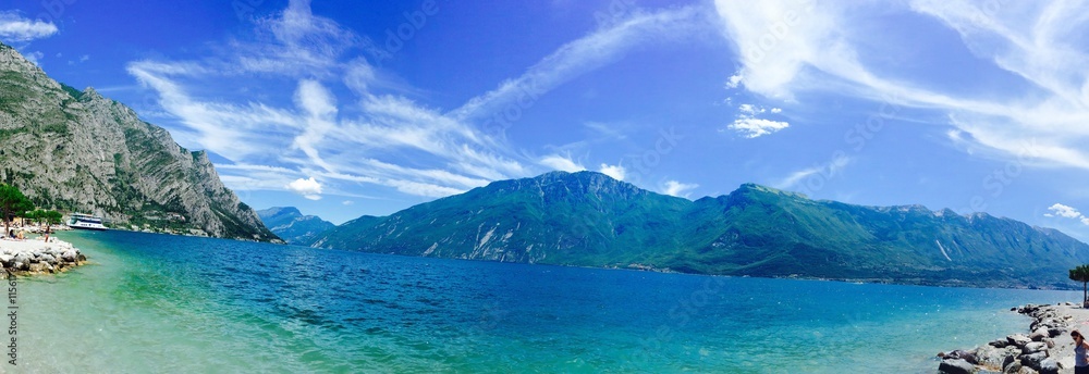 Fototapeta premium Panorama vom Gardasee