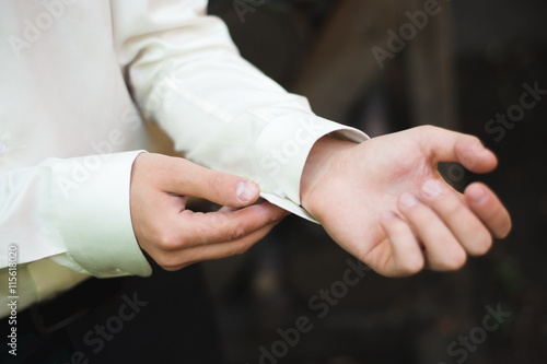 Groom buttons cuff