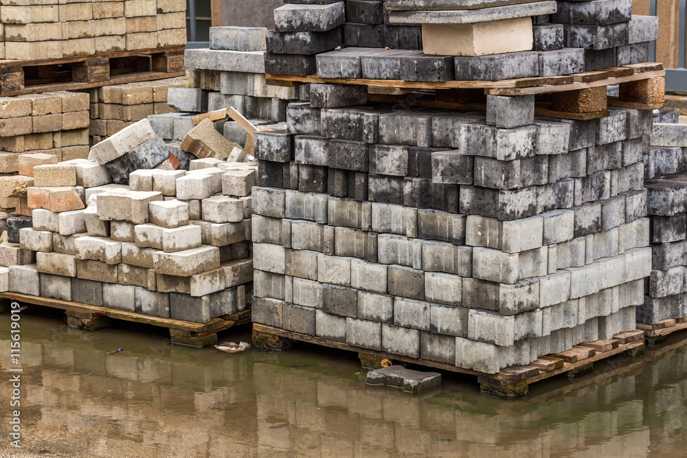 Obraz premium Pallette mit Pflastersteinen