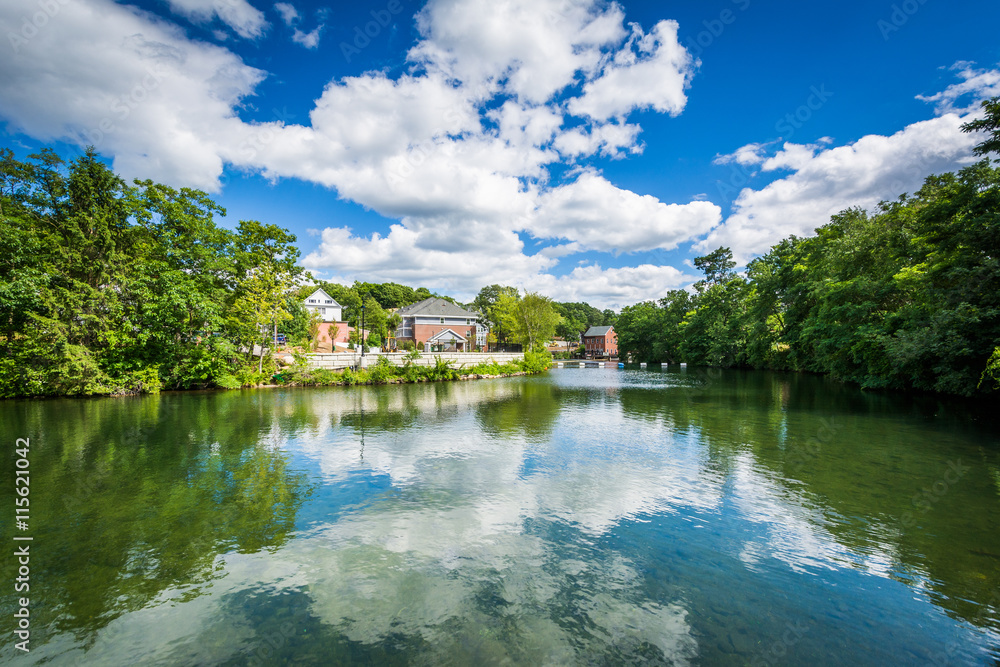 Fototapeta premium The Winnipesaukee River, in Laconia, New Hampshire.