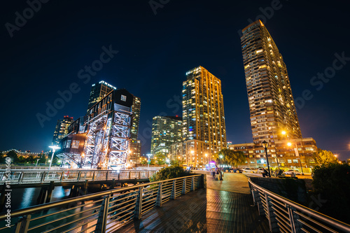 Photos Walkway and Long Island City at night, seen from Gantry Plaza St