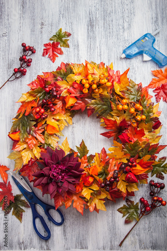 handmade diy artifical autumn wreath decoration with leaves berr