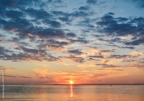 Fototapeta Naklejka Na Ścianę i Meble -  Sunset sky and the sea