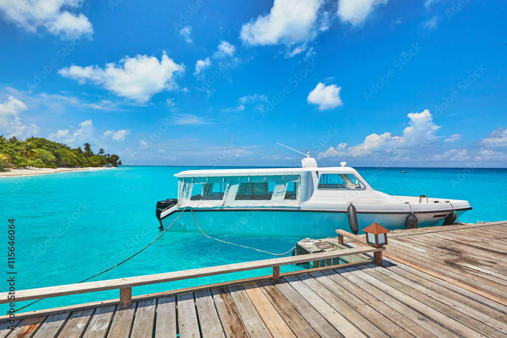boat near the maldivian island