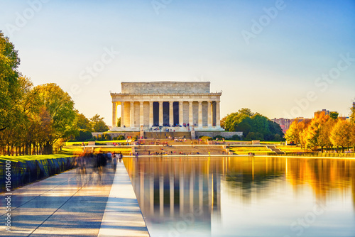 Photo Lincoln memorial and pool in Washington DC, USA