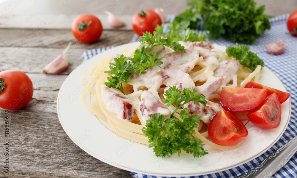 Spaghetti a La Carbonara with melted cheese Spaghetti a La Carbonara with melted cheese