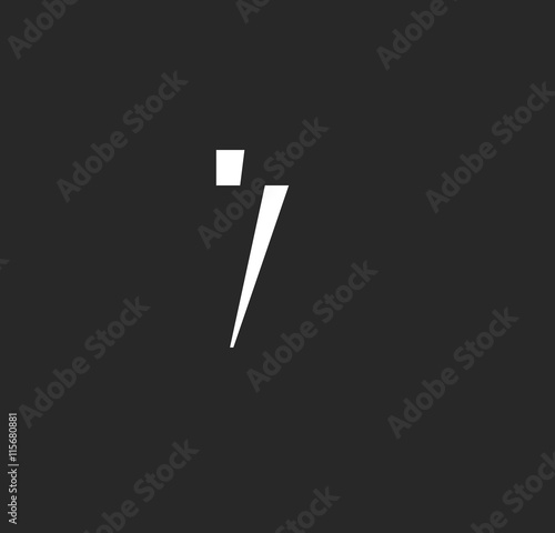 7 logo initial black and shadow