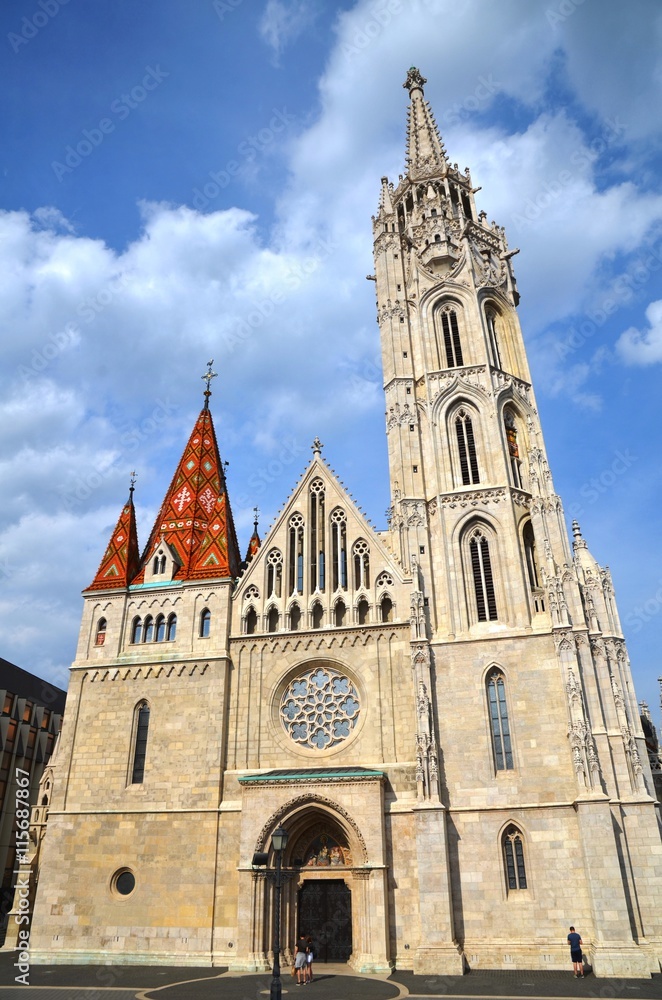 Façade de l'église Matthias de Budapest