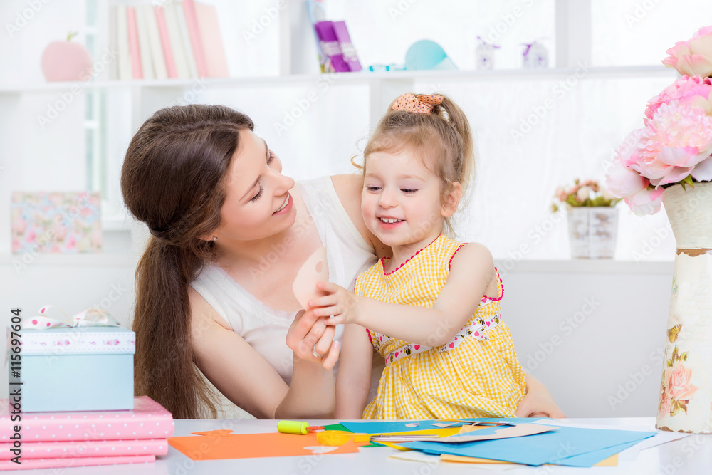 Fototapeta premium creative leisure mom and daughter