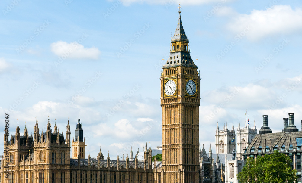 Fototapeta premium Westminster and Big Ben over river Thames