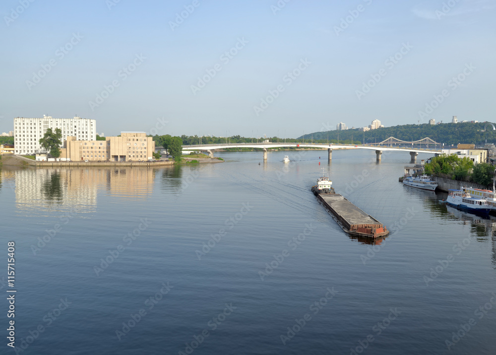 Obraz premium Traffic on Dnieper River in Kyiv, Ukraine