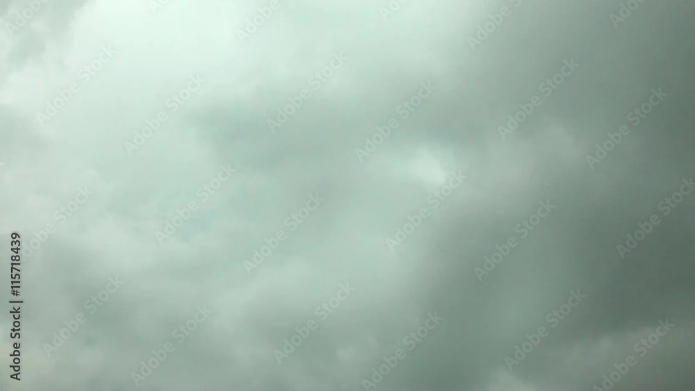 schwarze Wolken im Zeitraffer schwarze Wolken im Zeitraffer