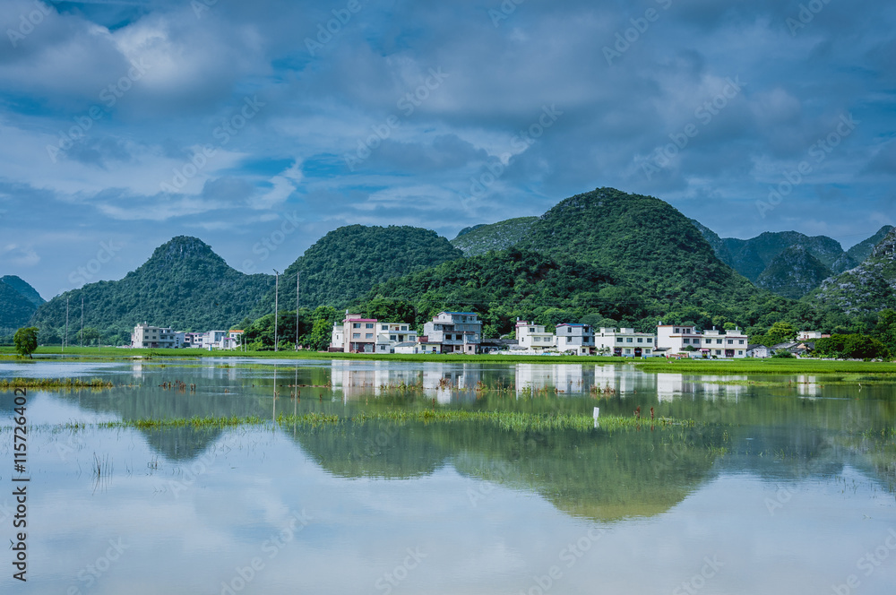 Obraz premium Beautiful karst rural scenery in spring 
