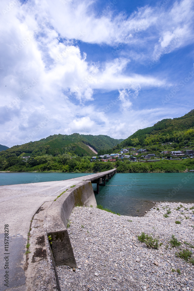 岩間沈下橋(高知県四万十川) 岩間沈下橋(高知県四万十川)