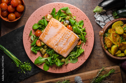 Fotografija Salmon with potatoes