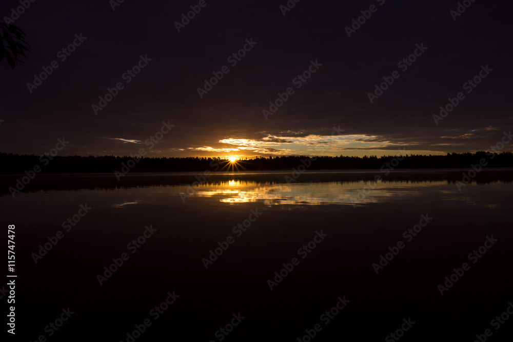 Fototapeta premium Dawn on the lake