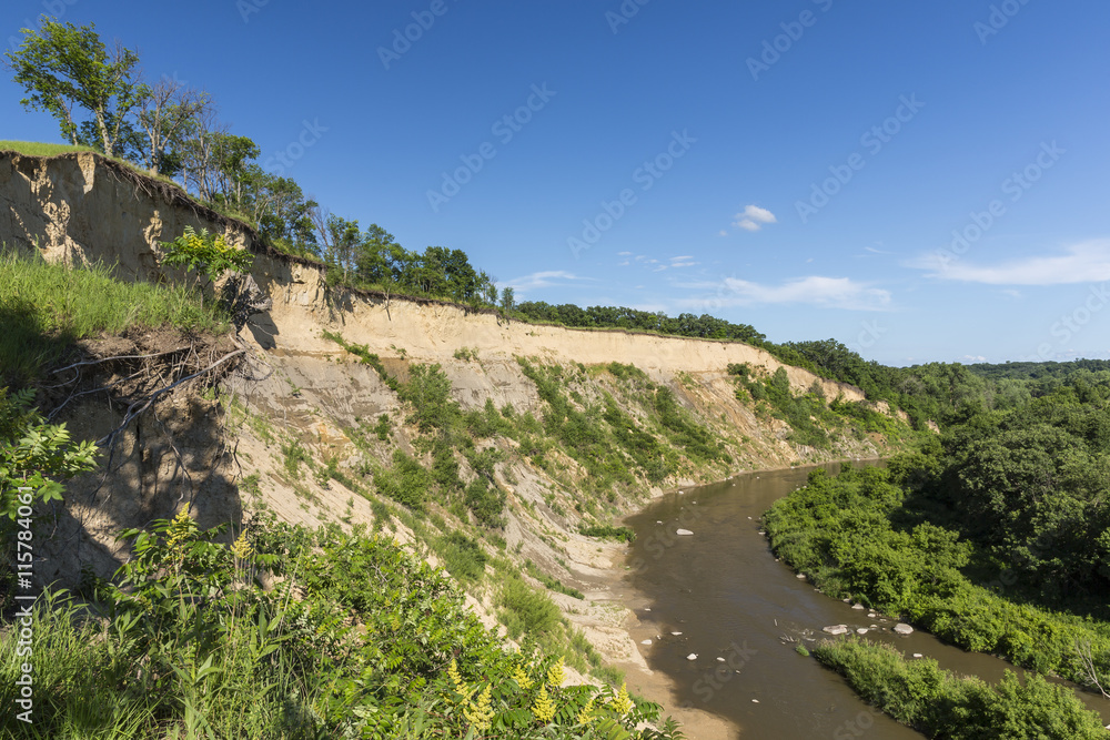 Yellow Medicine River Scenic / A scenic river curving next to a cliff.