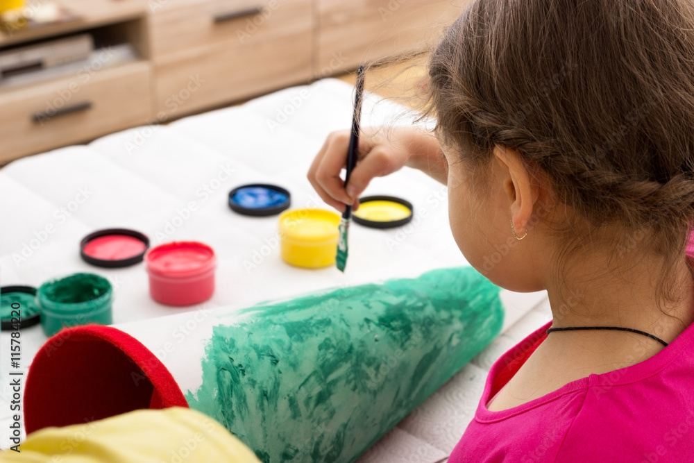 Foto Stock Kind beim malen | Adobe Stock