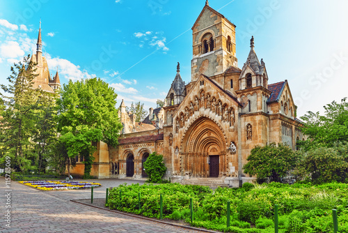 Canvas Print Vajdahunyad Castle (Hungarian-Vajdahunyad vara) is a castle in t