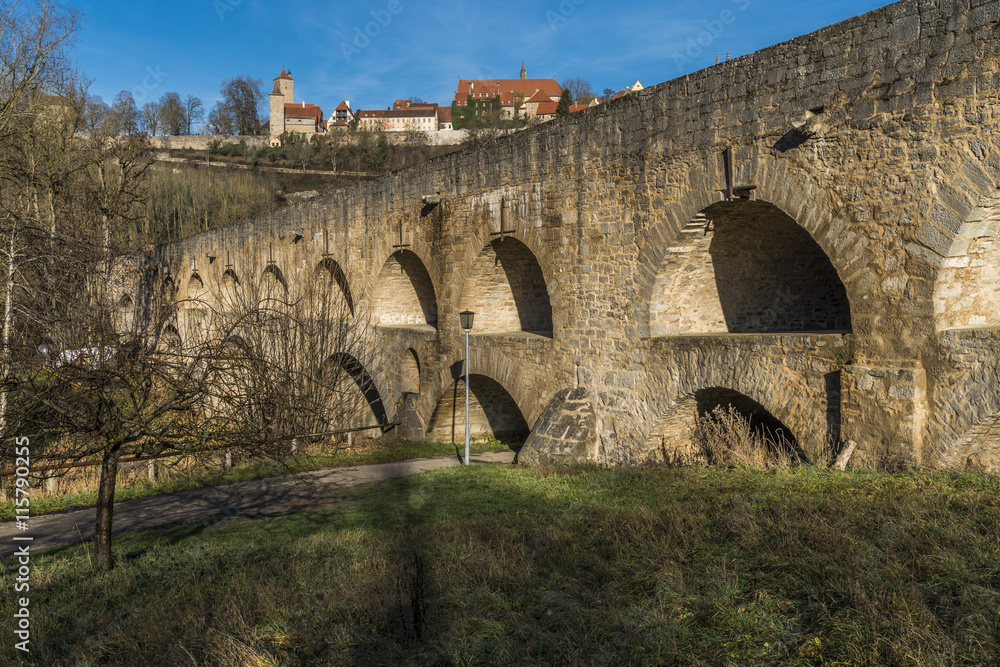 Viadukt und Rothenburg ob der Tauber in Mittelfranken