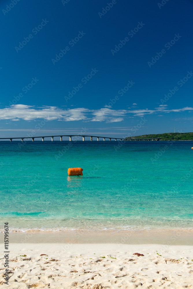 Obraz premium 沖縄県 宮古島 与那覇前浜ビーチ