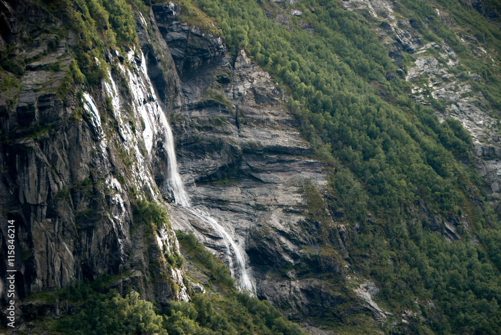 Fototapeta premium Wodospad Siedmiu Sióstr w Norwegii.