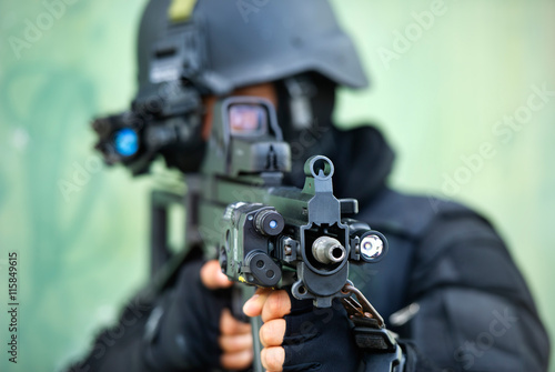 soldier carrying m-16