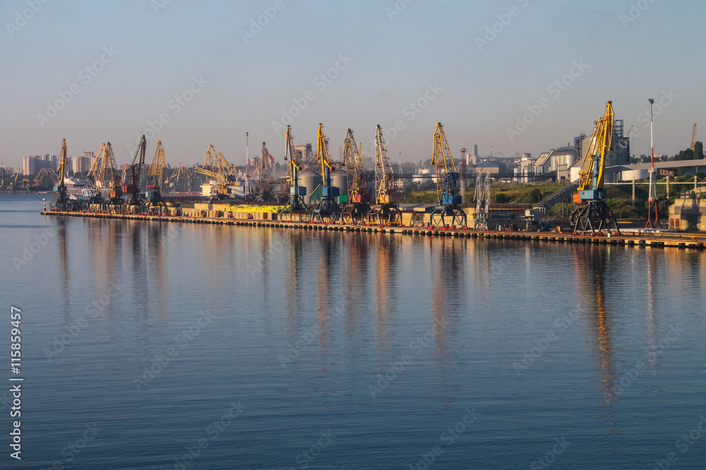 Fototapeta premium view of the sea port