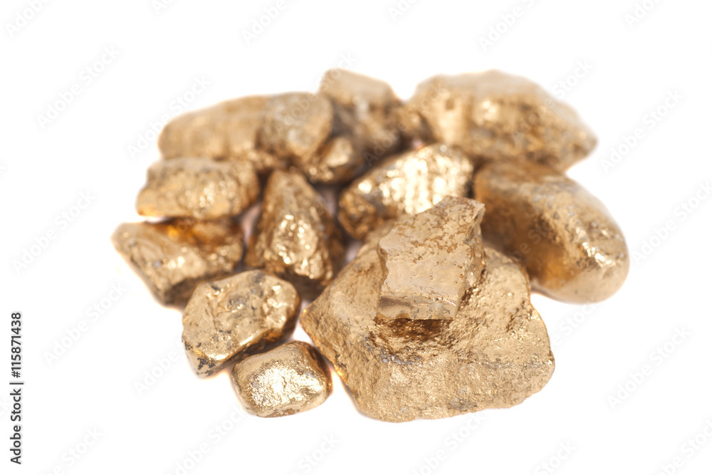 Obraz premium Golden nuggets isolated on white background