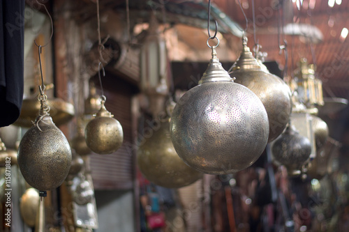 The characteristic chandeliers made by hand in the Eastern markets