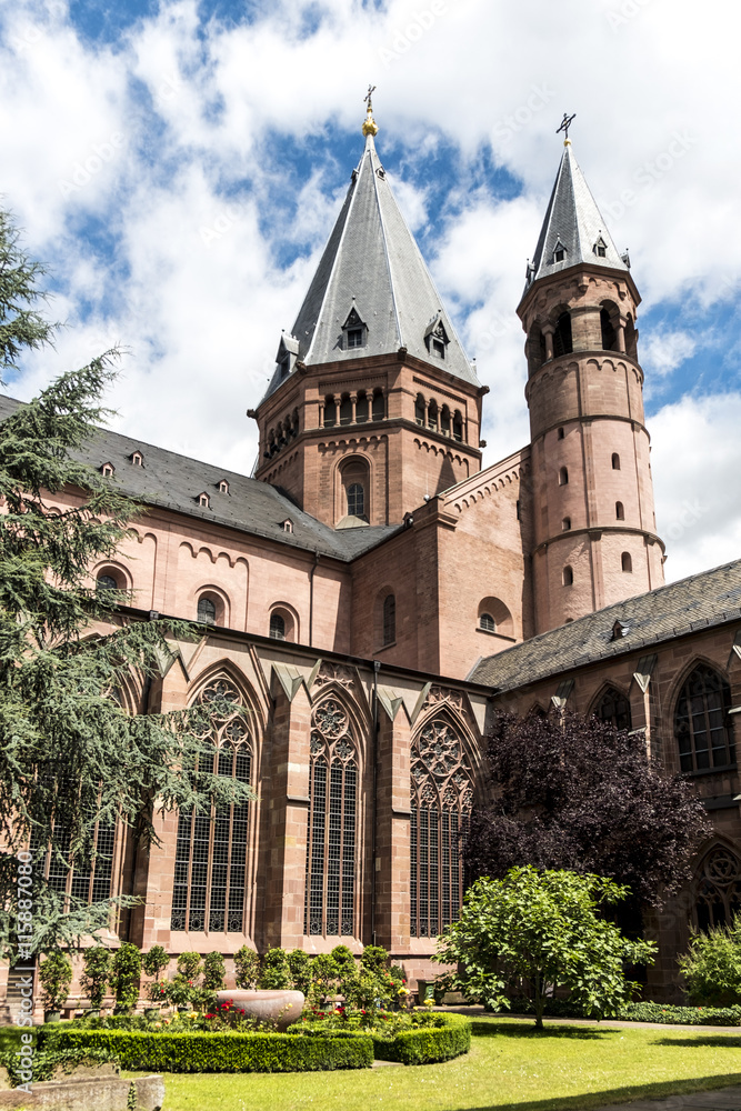 Mainzer Dom cathedral in Mainz