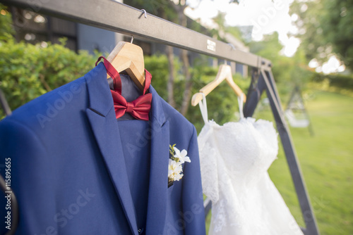 wedding dress and suit © tonefotografia